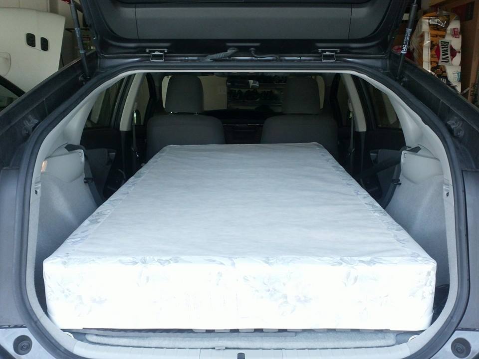 does a full mattress fit in a crv