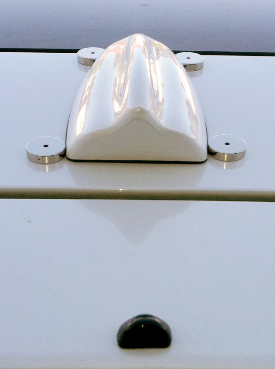 03 - Shark Fin Antenna (Rear).jpg