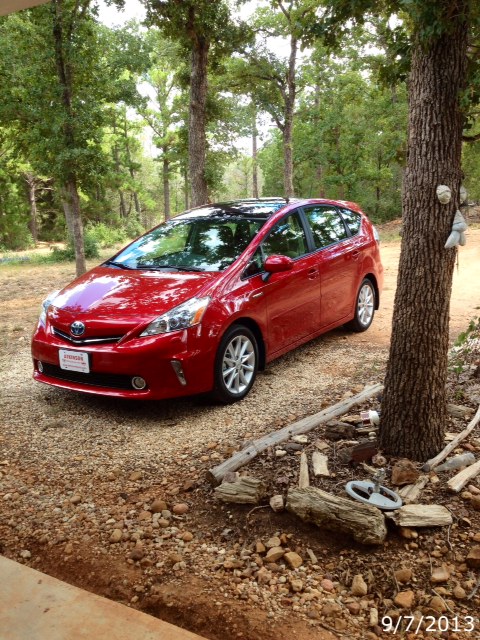 2013 TOYOTA PRIUS v FIVE -LT FRONT VIEW- photo 1 9-7-13 .jpg