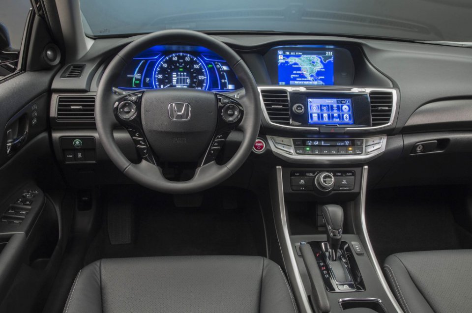 2014-Honda-Accord-Hybrid-Interior-1024x680.jpg