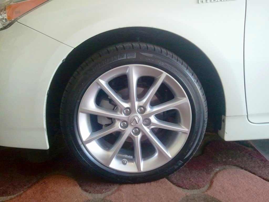 Installed Lexus CT200h 17 wheels and 205/50/17 tires